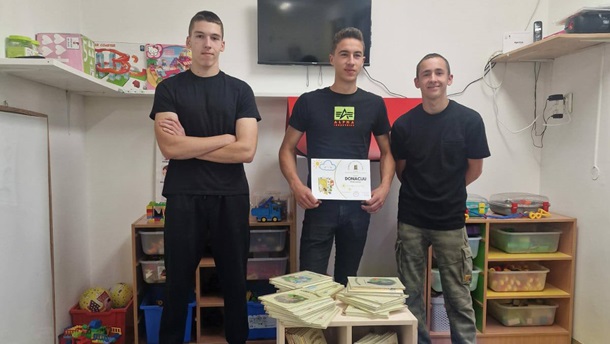 Slikovnice i polica donirane Dječjem vrtiću ‘Bili cvitak’